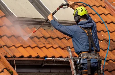 Démoussage et hydrofuge de toiture à Cubiérettes